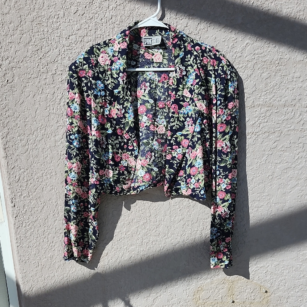 Spring Street Black Floral Women's Cropped Blazer